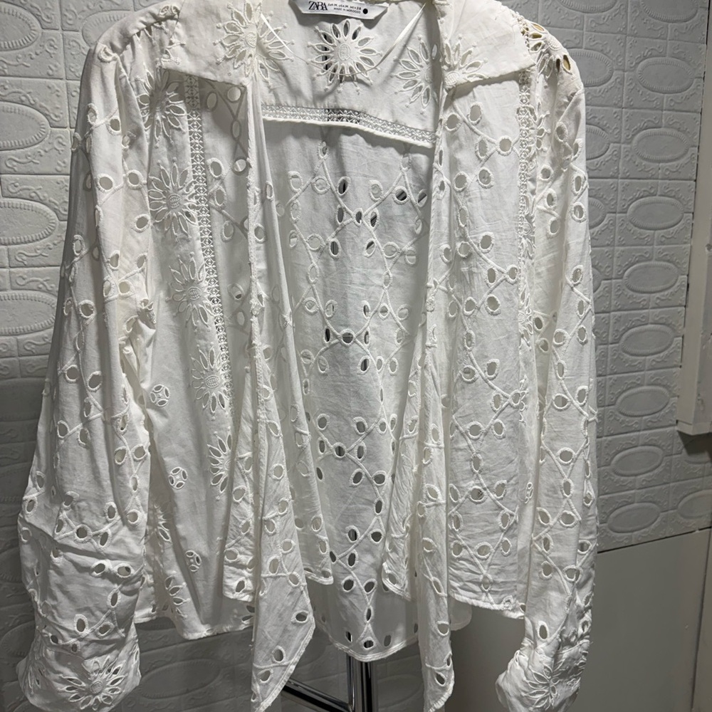 ⚠️ FINAL CALLCloset Clean Out Zara Elegant White Eyelet Blouse